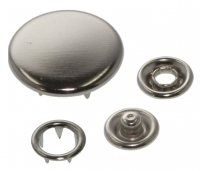 Prong snap button with CAP